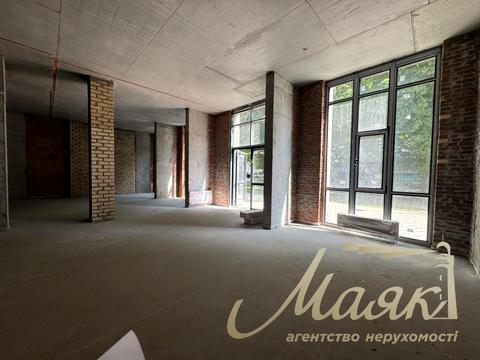 комерційна за адресою Любомира Гузара просп. (Космонавта Комарова), 15