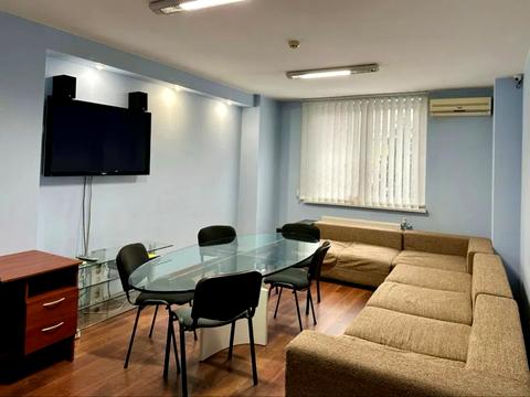 комерційна за адресою Раїси Окіпної вул., 4-А