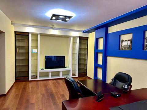 комерційна за адресою Раїси Окіпної вул., 4-А