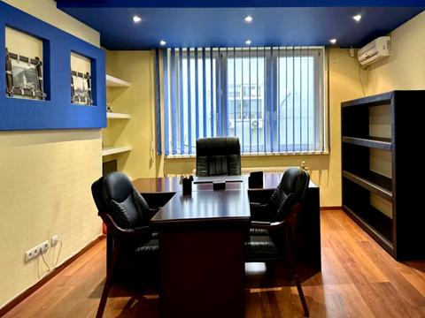 комерційна за адресою Раїси Окіпної вул., 4-А