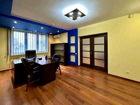 комерційна за адресою Раїси Окіпної вул., 4-А