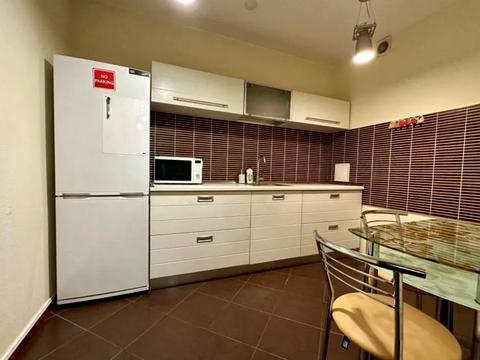 комерційна за адресою Раїси Окіпної вул., 4-А