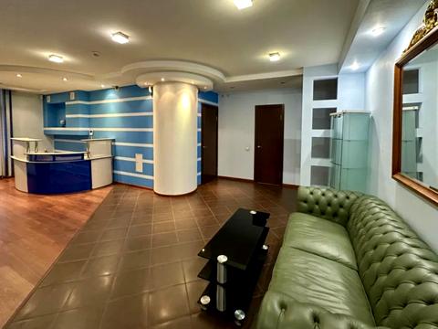 комерційна за адресою Раїси Окіпної вул., 4-А