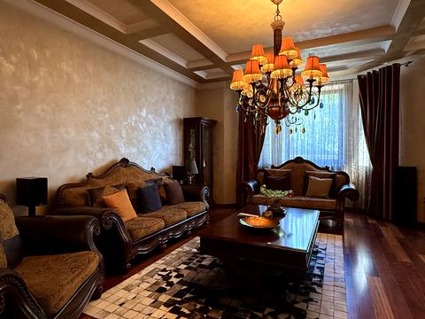 дом по адресу Каменярів ул.