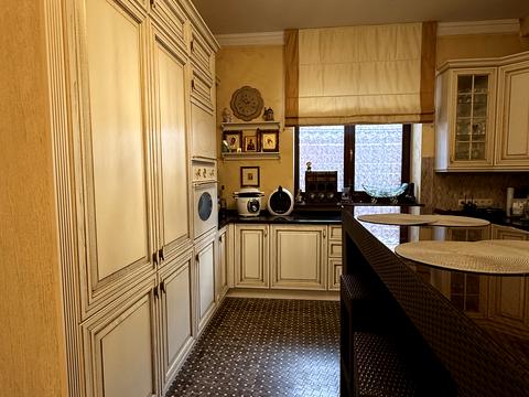 дом по адресу Каменярів ул.