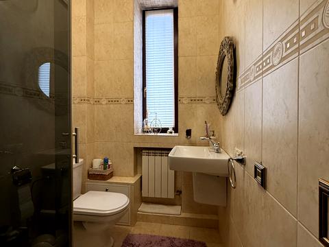 дом по адресу Каменярів ул.