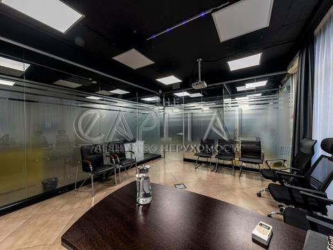 комерційна за адресою Андрія Верхогляда вул. (Михайла Драгомирова), 14-А