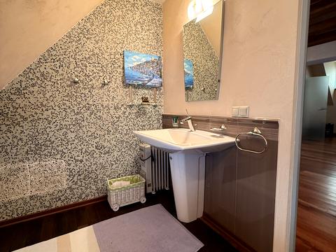 дом по адресу Каменярів ул.