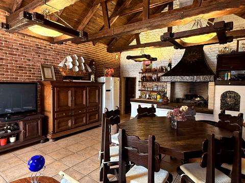 дом по адресу Каменярів ул.