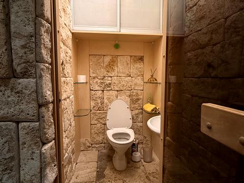 дом по адресу Каменярів ул.