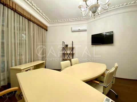 комерційна за адресою Київ, Євгена Коновальця вул. (Щорса), 36-Б