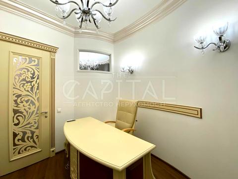 комерційна за адресою Київ, Євгена Коновальця вул. (Щорса), 36-Б