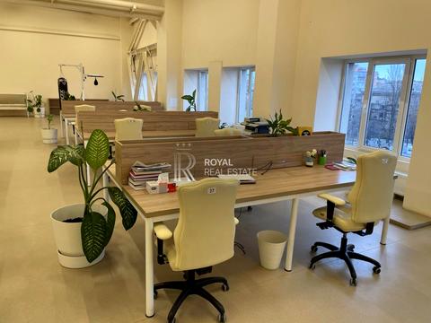 комерційна за адресою Ярославська вул., 56А