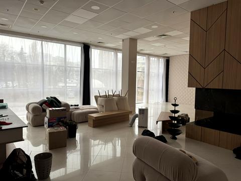 коммерческая по адресу Львовская пл., 8