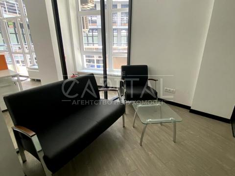 коммерческая по адресу Евгения Коновальца ул. (Щорса), 3