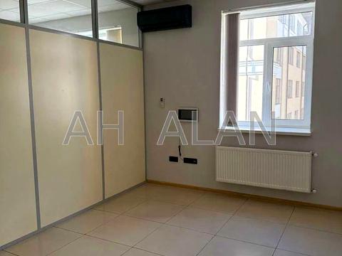 коммерческая по адресу Авиаконструктора Игоря Сикорского ул. (Танковая), 8