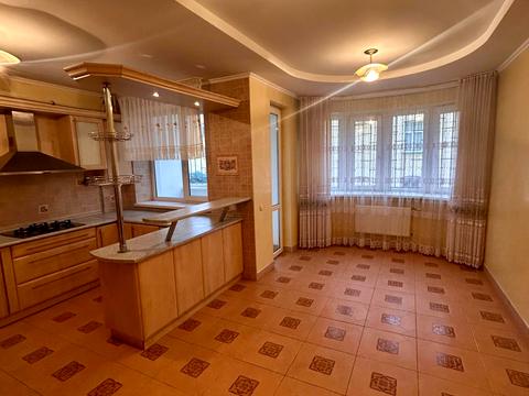 квартира за адресою Військова вул., 2