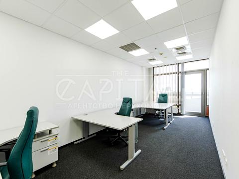 комерційна за адресою Київ, Богдана Хмельницького вул., 9