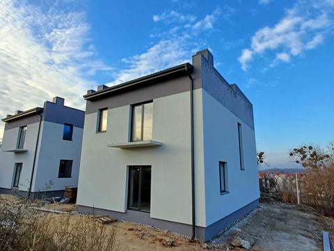 дом по адресу вул. Щаслива