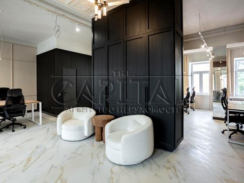 комерційна за адресою Еспланадна вул., 32Б