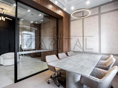 комерційна за адресою Еспланадна вул., 32Б