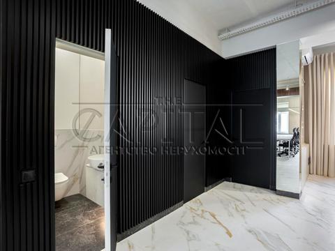 комерційна за адресою Еспланадна вул., 32Б