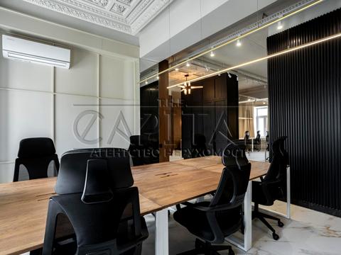 комерційна за адресою Еспланадна вул., 32Б