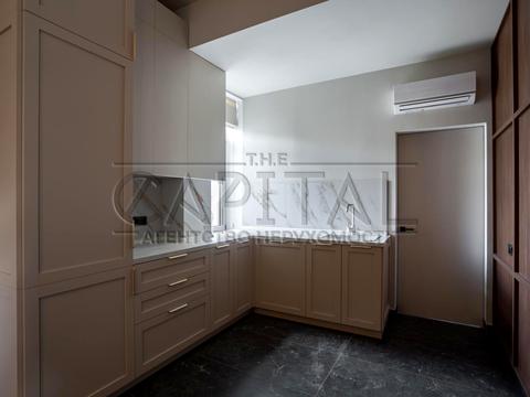 комерційна за адресою Еспланадна вул., 32Б