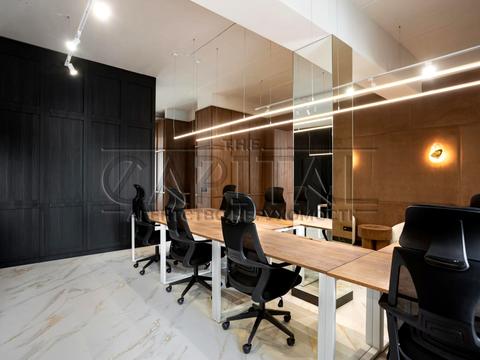 комерційна за адресою Еспланадна вул., 32Б