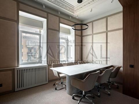 комерційна за адресою Еспланадна вул., 32Б