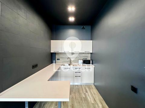 комерційна за адресою Дніпровська набережна вул., 14