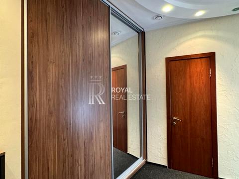 комерційна за адресою Князів Острозьких вул. (Московська), 46