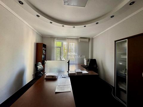 комерційна за адресою Князів Острозьких вул. (Московська), 46