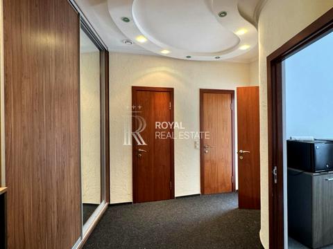 комерційна за адресою Князів Острозьких вул. (Московська), 46