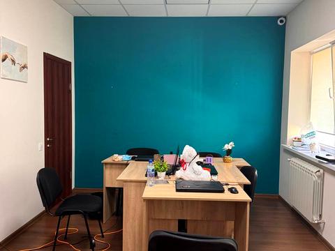 комерційна за адресою Дніпро, Володимира Мономаха вул. (Московська), 17