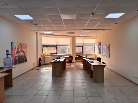 комерційна за адресою Дніпро, Володимира Мономаха вул. (Московська), 17