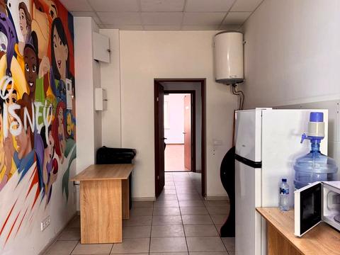 комерційна за адресою Дніпро, Володимира Мономаха вул. (Московська), 17