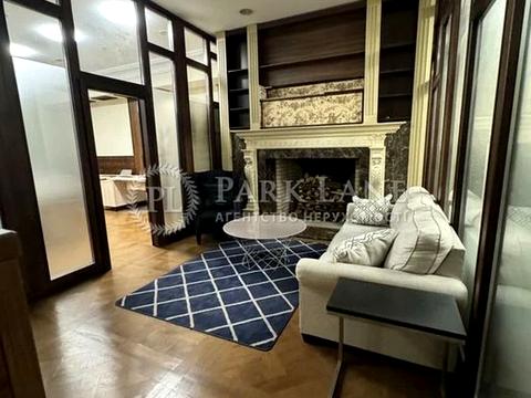 коммерческая по адресу Жилянская ул., 72