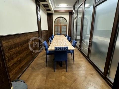 коммерческая по адресу Жилянская ул., 72