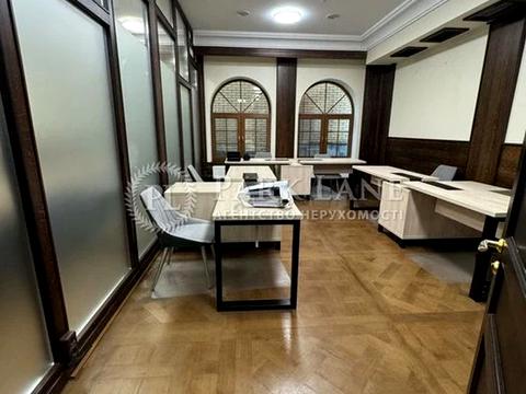 коммерческая по адресу Жилянская ул., 72