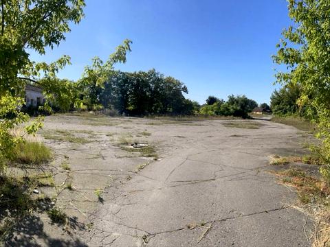 коммерческая по адресу Івасюка, 4