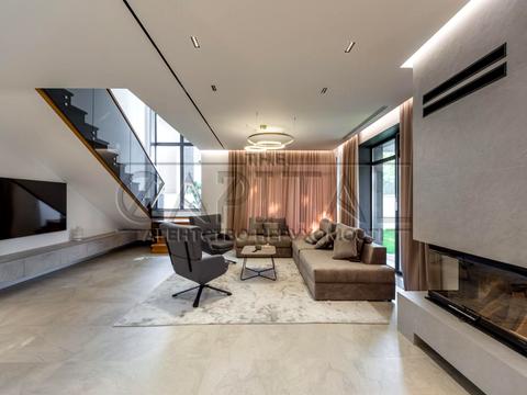 дом по адресу Осіння