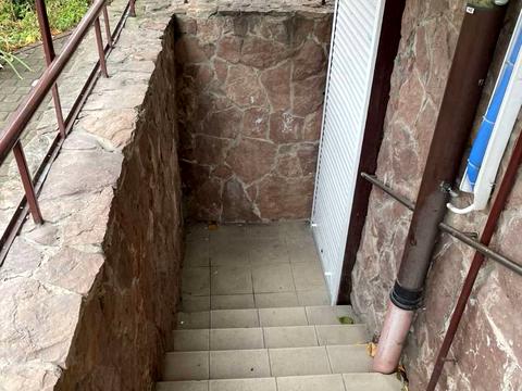 комерційна за адресою Квітова вул., 26