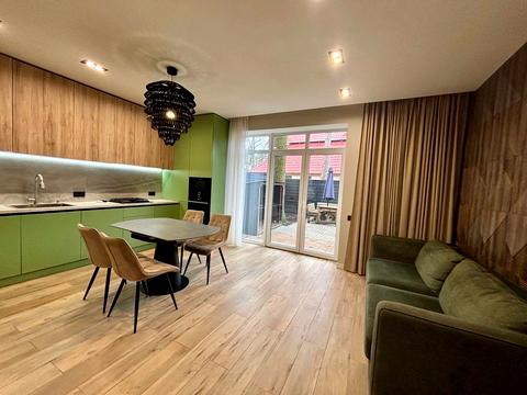 будинок за адресою Івана Карпенка-Карого вул. (Некрасова)