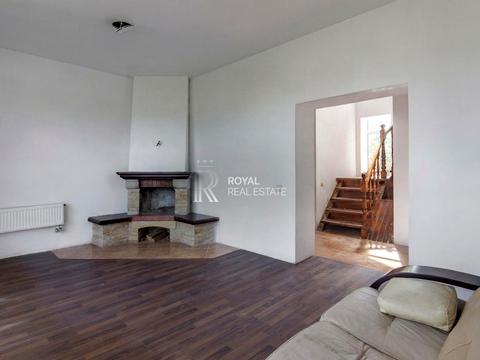 будинок за адресою Вишнева