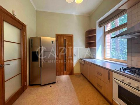 будинок за адресою с. Козин, Дачна вул.