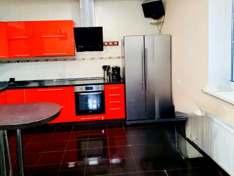 будинок за адресою Набережна вул.