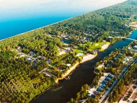 будинок за адресою Набережна вул.