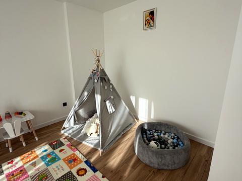 квартира за адресою Новояворівськ, Михайла Вербицького вул., 12