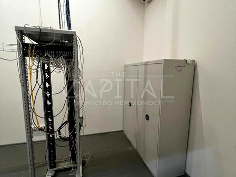 комерційна за адресою Київ, Лаврська вул. (Січневого Повстання), 3